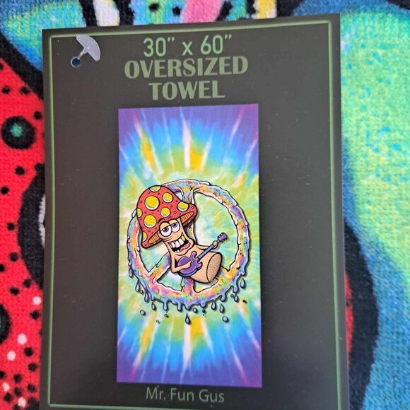 New Shrooms Bath Beach Pool Gift Towel 30x60 Cotton Peace Sign Mushrooms Tie Dye - Picture 3 of 3